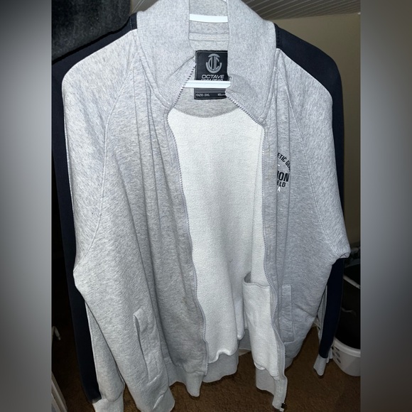 Oversized zip up grey hoodie - Picture 10 of 15